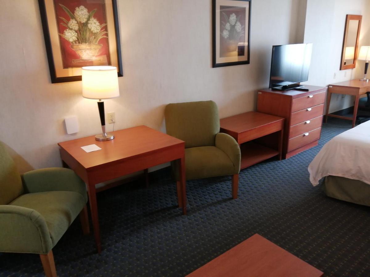 Holiday Inn Express & Suites Toluca Zona Aeropuerto By Ihg Exterior foto