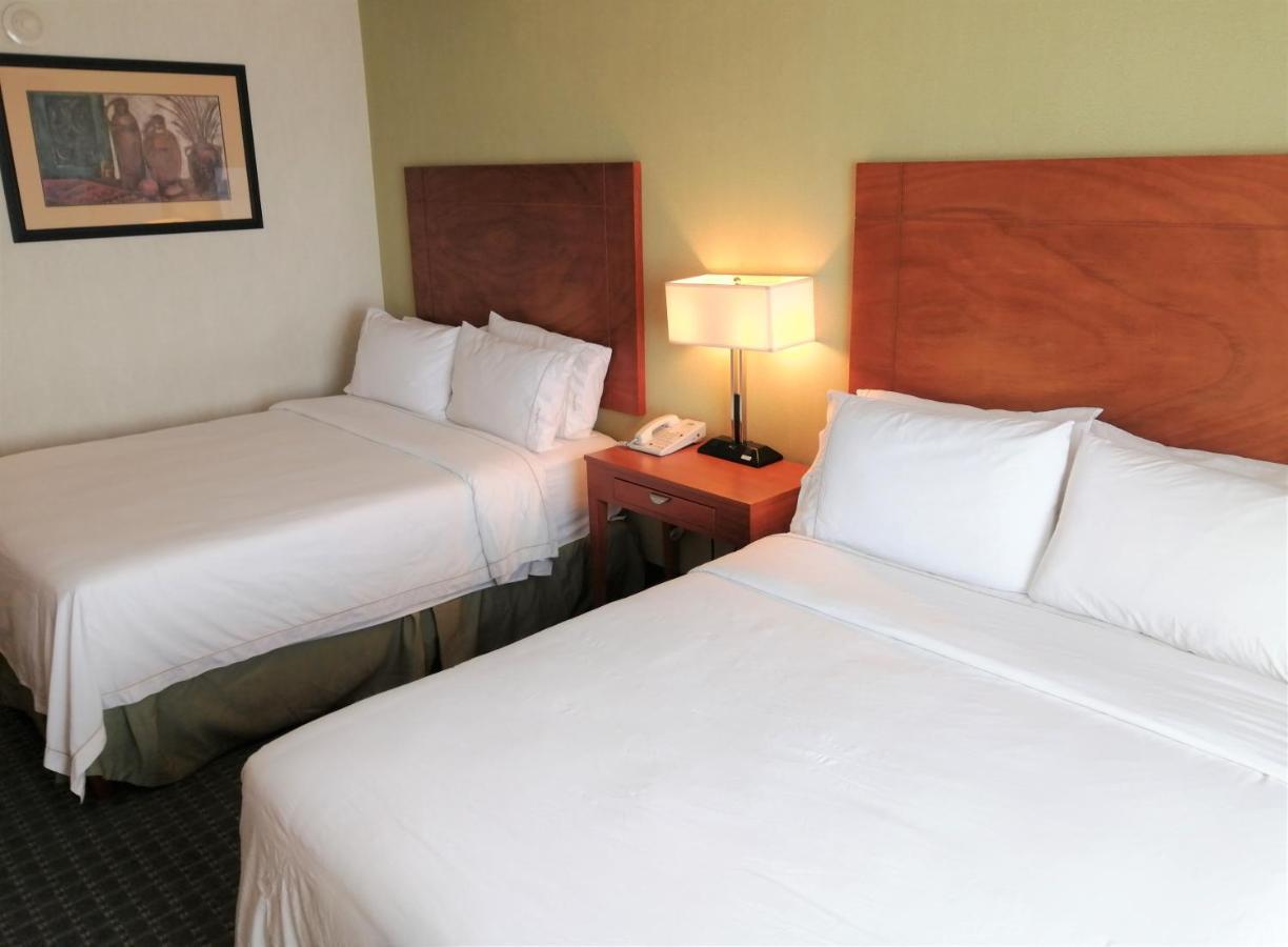 Holiday Inn Express & Suites Toluca Zona Aeropuerto By Ihg Exterior foto