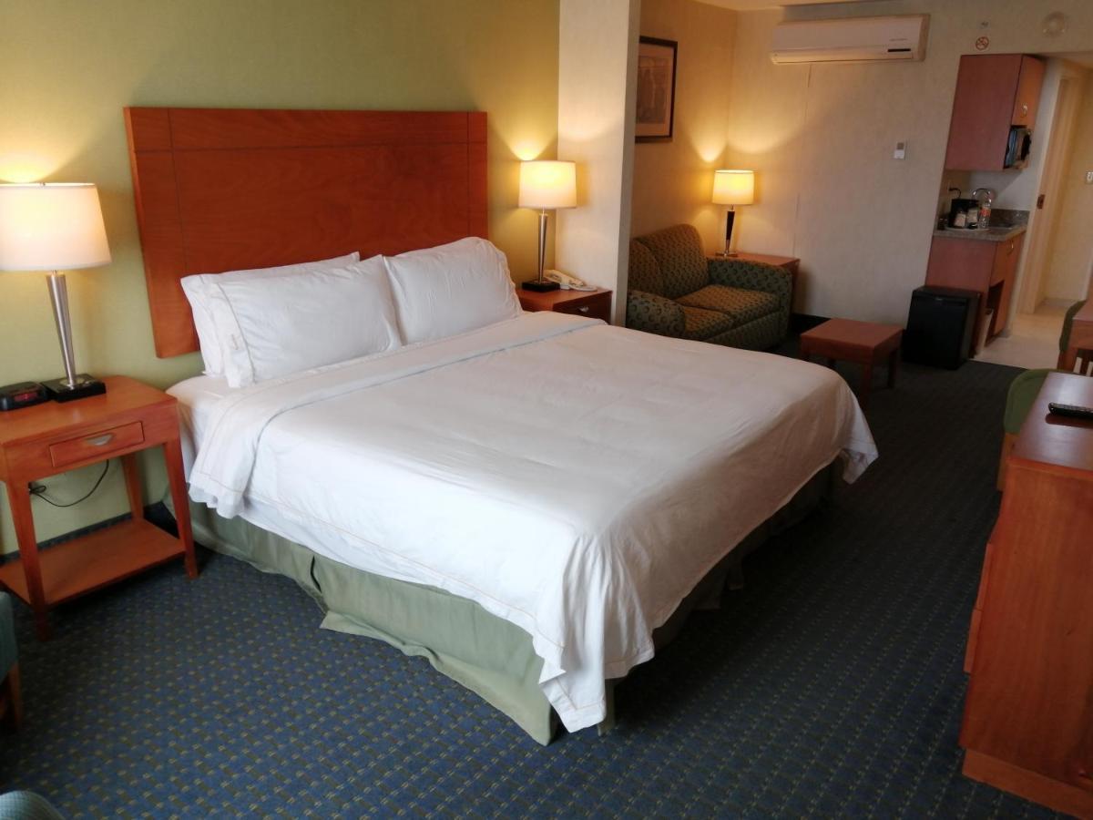 Holiday Inn Express & Suites Toluca Zona Aeropuerto By Ihg Exterior foto