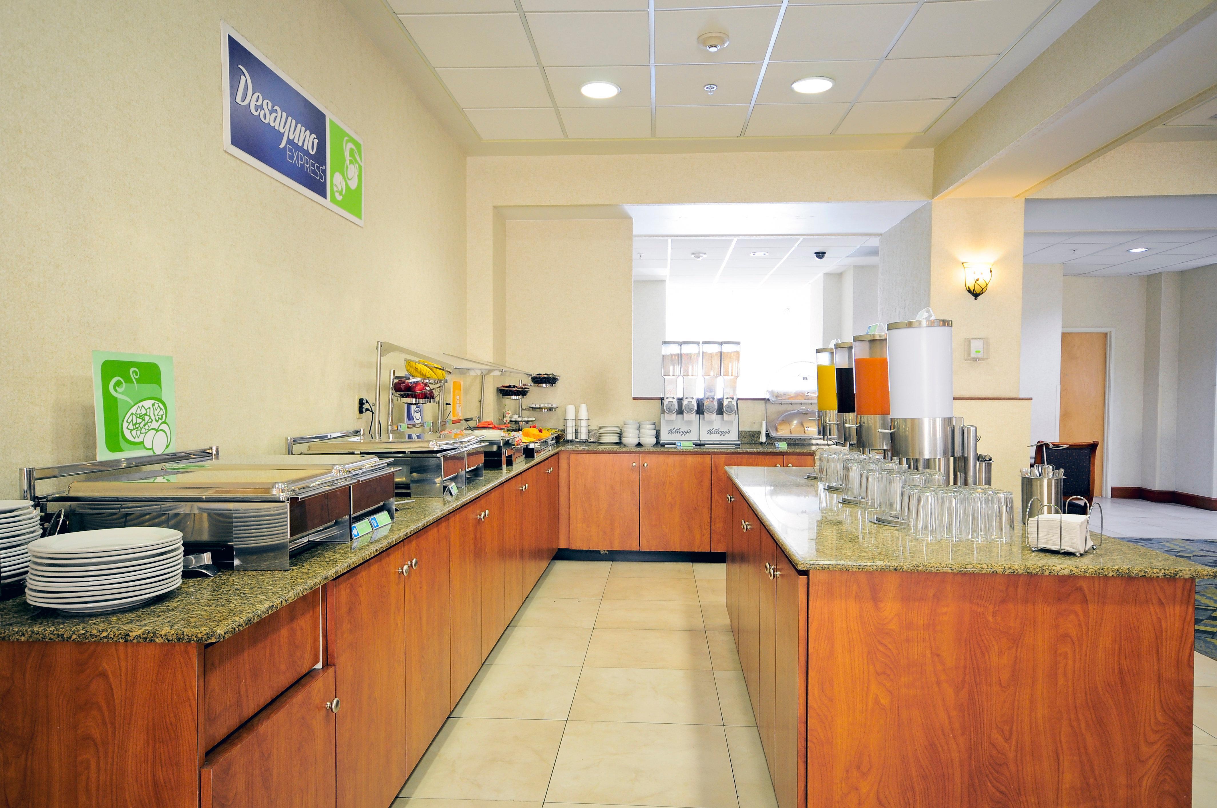 Holiday Inn Express & Suites Toluca Zona Aeropuerto By Ihg Exterior foto
