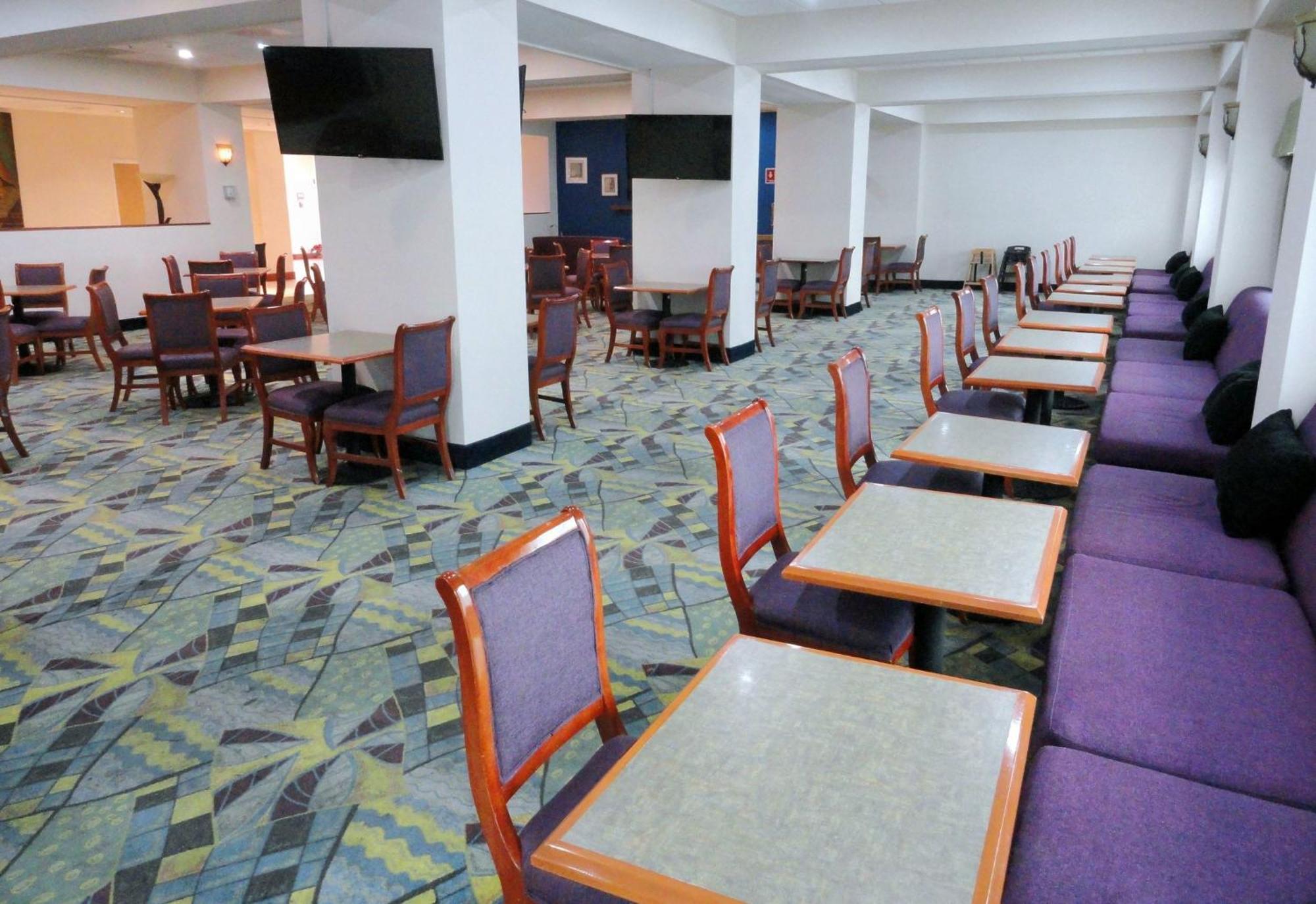 Holiday Inn Express & Suites Toluca Zona Aeropuerto By Ihg Exterior foto
