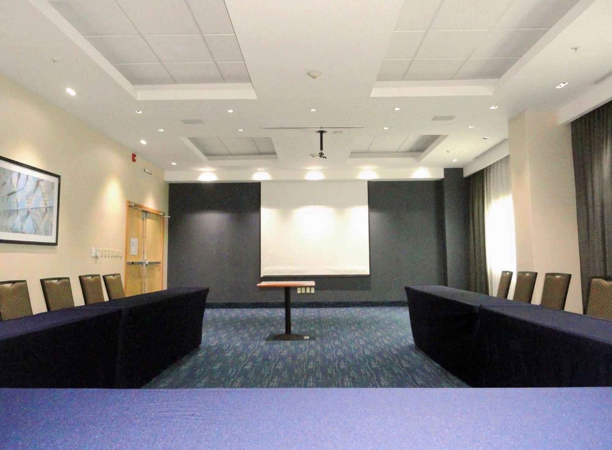 Holiday Inn Express & Suites Toluca Zona Aeropuerto By Ihg Exterior foto