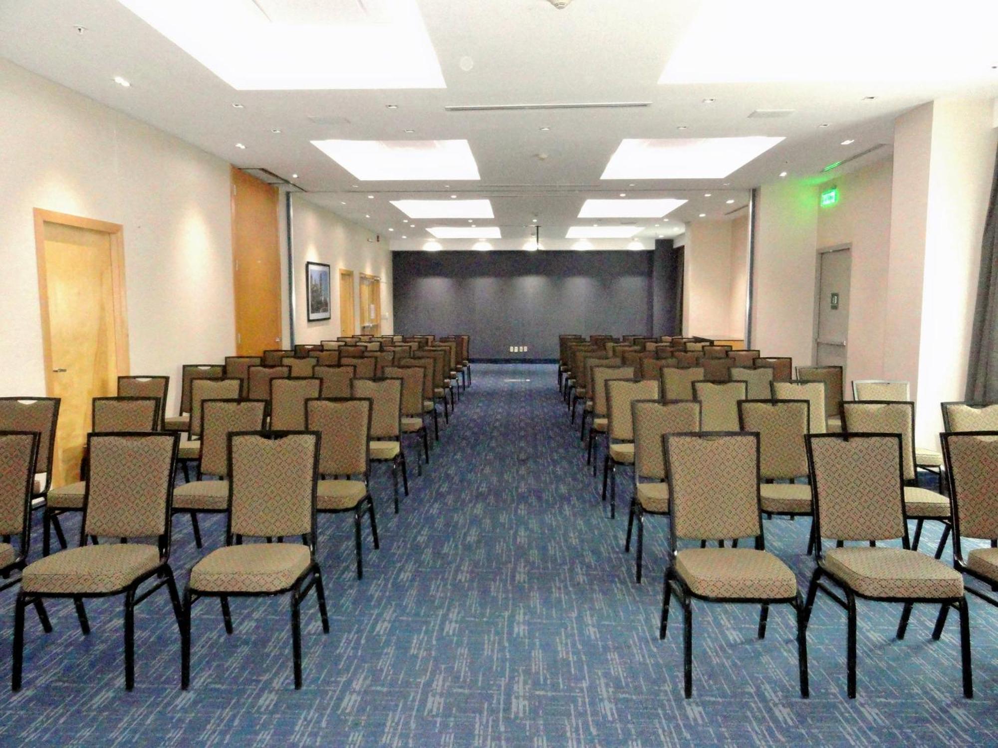 Holiday Inn Express & Suites Toluca Zona Aeropuerto By Ihg Exterior foto