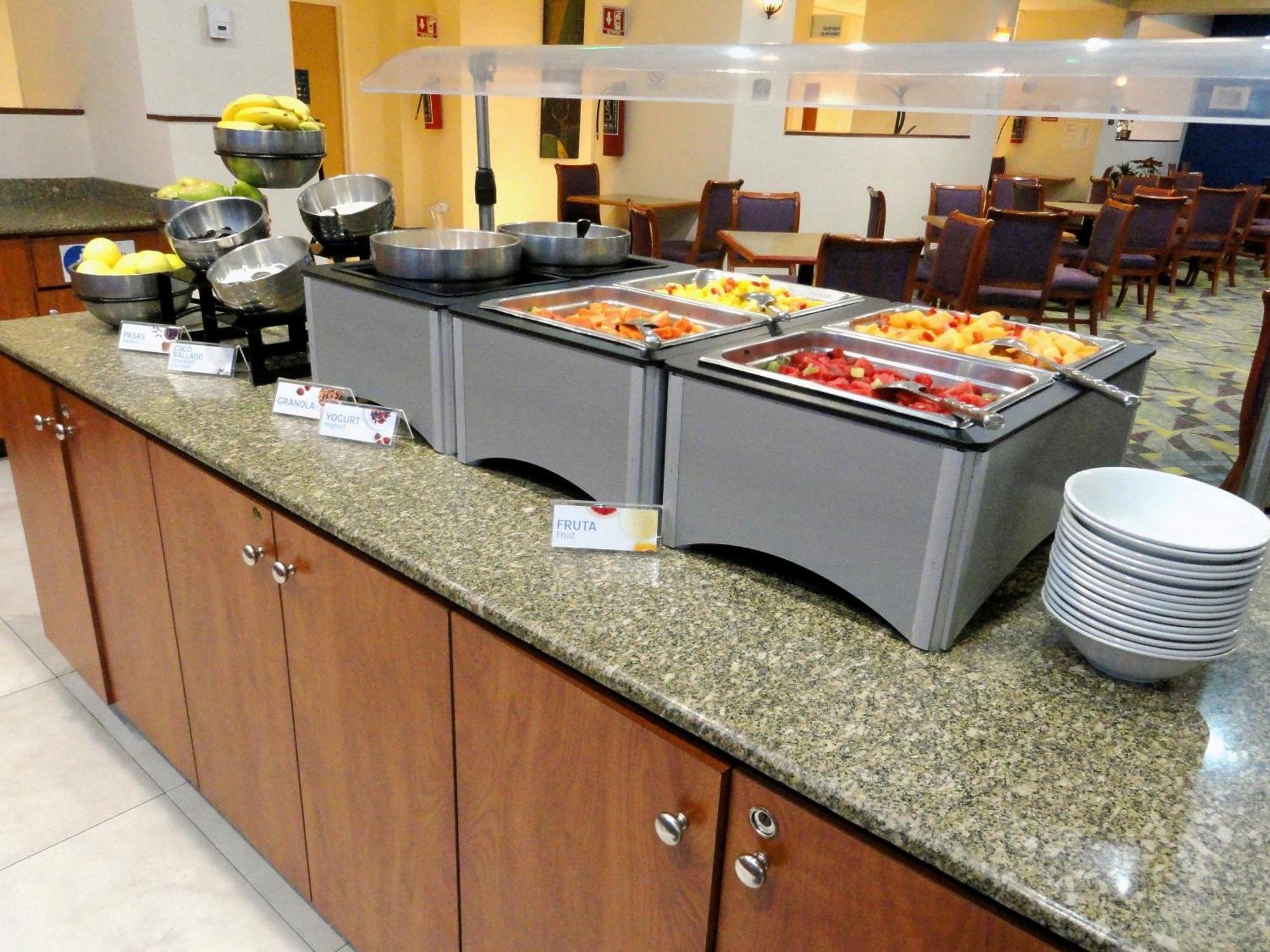 Holiday Inn Express & Suites Toluca Zona Aeropuerto By Ihg Exterior foto
